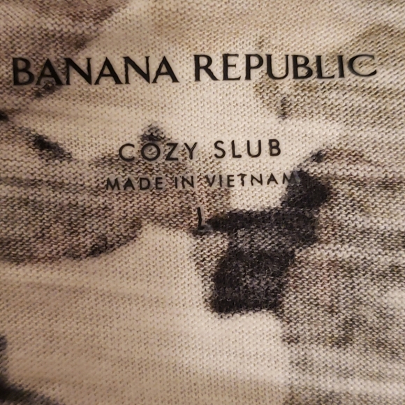 Banana Republic Cozy Sunday Tee - Picture 2 of 5